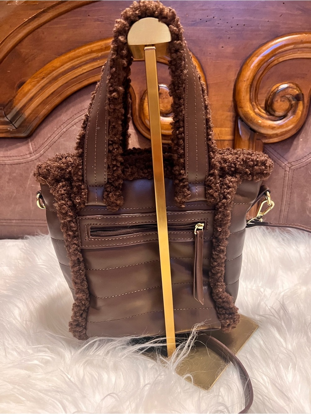 Aspen NWOT brown Sherpa Crossbody Bag - Picture 7 of 11